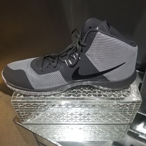 poshmark basketball shoes